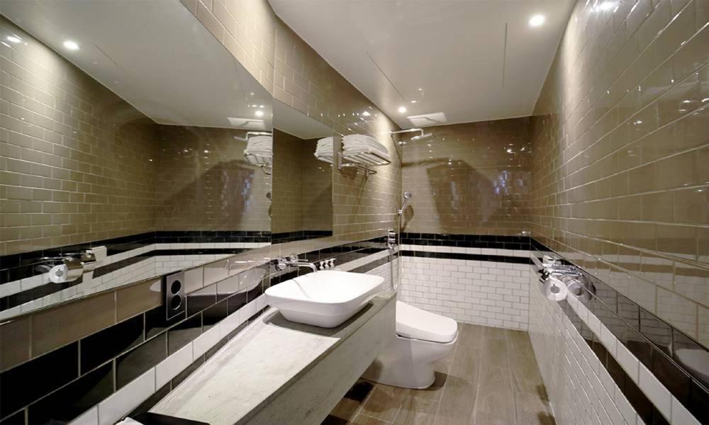 Seomyeon Hound Hotel 1St Street Пусан Екстериор снимка